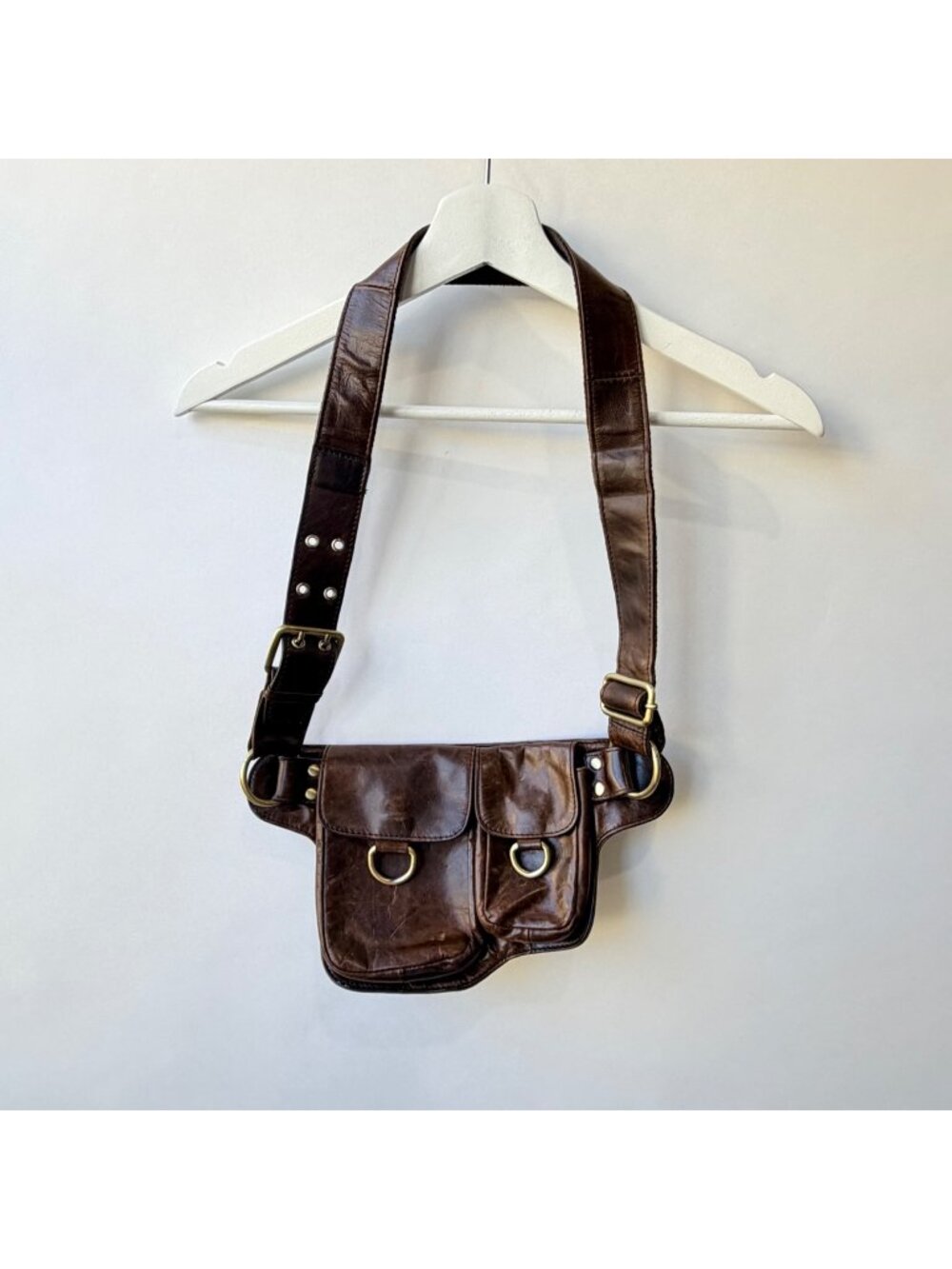Vicenzo Leather Adonis Brown Distressed Crossbody Fanny Pack Utility Bag *